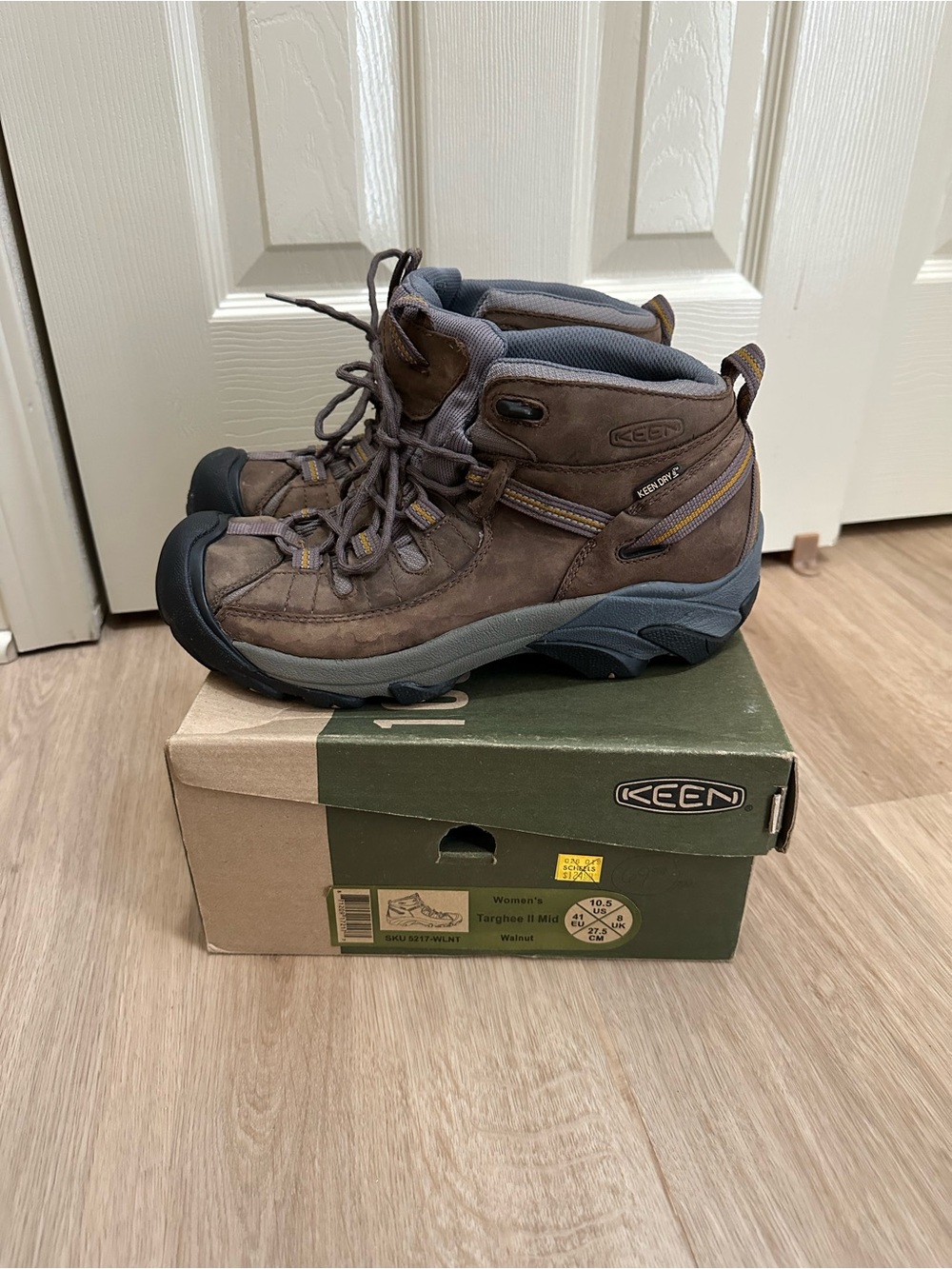 Keen Targhee II Mid Waterproof Hiking Shoes Size 10.5 Women’s Boots Outdoor